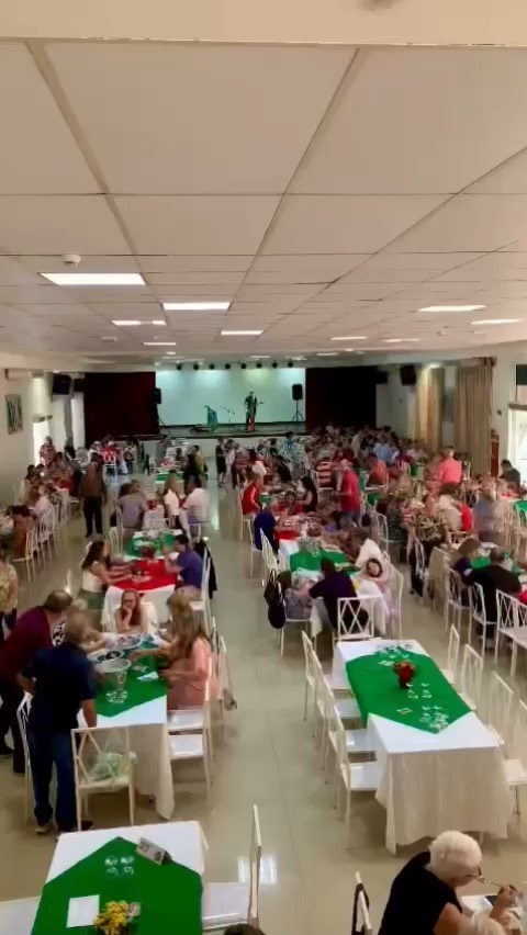 Casa de Portugal do Grande ABC reúne o melhor preparo da culinária portuguesa em almoço para os melhores paladares. Tradição da comunidade portuguesa, os eventos na ampla sede reúne amigos novos e de longa data em torno da gastronomia, reencontro de amigos, alegria e muita emoção. 
E anotem: dia 20 de Novembro, Padre Antônio Maria levará show com convidados, entre eles Alma Lusíada e Elvis Presley by Helder Moreira. 

#casadeportugal #casadeportugaldograndeabc #padreantoniomariaoficial #Elvis presley #almalusiada