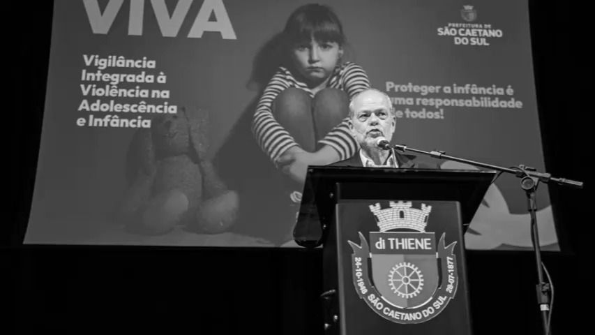 Na semana das Crianças, o prefeito de São Caetano, Tite Campanella, lança o VIVA (Vigilância Integrada à Violência na Adolescência e Infância), que estabelece fluxos padronizados de atendimento para casos de violação de direitos de crianças e adolescentes. 
Saiba mais 
no portal Estilo Angélica (link na bio) ou copie o link encurtador.com.br/Mw8tp

@titecampanella #criancaseadolescentes #educadores #professores #prefeiturasãocaetano
